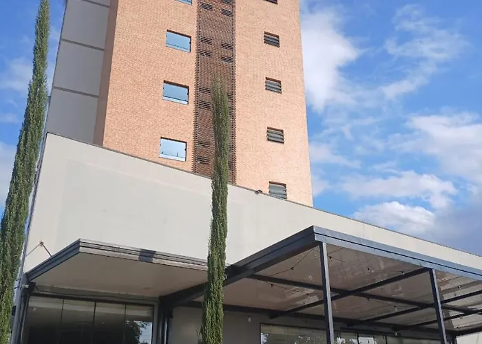 Pinda PalaceHotel Em